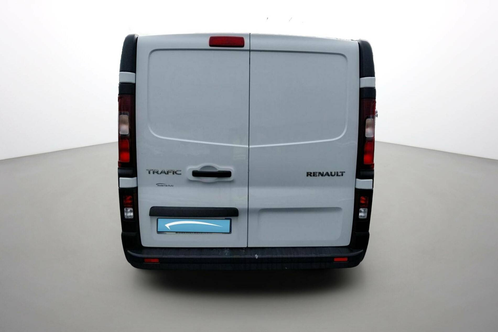 Vente en ligne Renault Trafic 3 Fourgon TRAFIC FGN L1H1 3000 KG BLUE DCI 130 au prix de 24 600 €