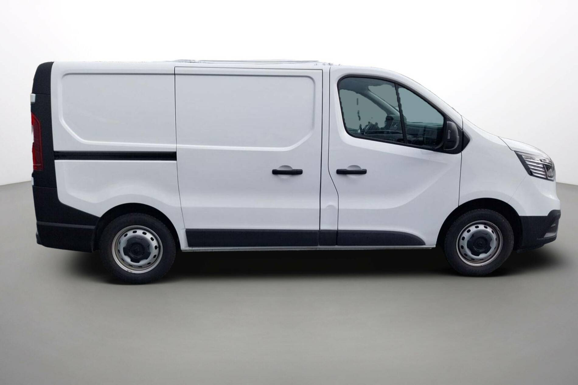 Vente en ligne Renault Trafic 3 Fourgon TRAFIC FGN L1H1 3000 KG BLUE DCI 130 au prix de 24 600 €