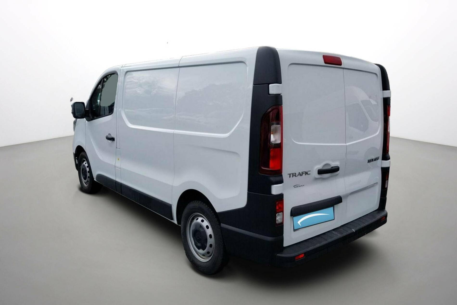 Vente en ligne Renault Trafic 3 Fourgon TRAFIC FGN L1H1 3000 KG BLUE DCI 130 au prix de 24 600 €