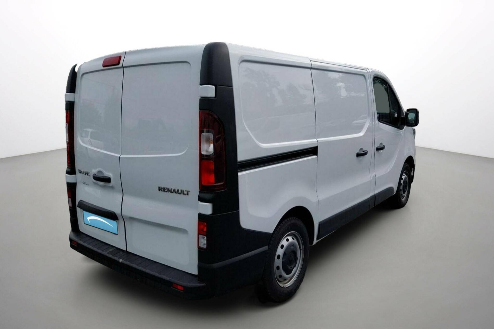 Vente en ligne Renault Trafic 3 Fourgon TRAFIC FGN L1H1 3000 KG BLUE DCI 130 au prix de 24 600 €