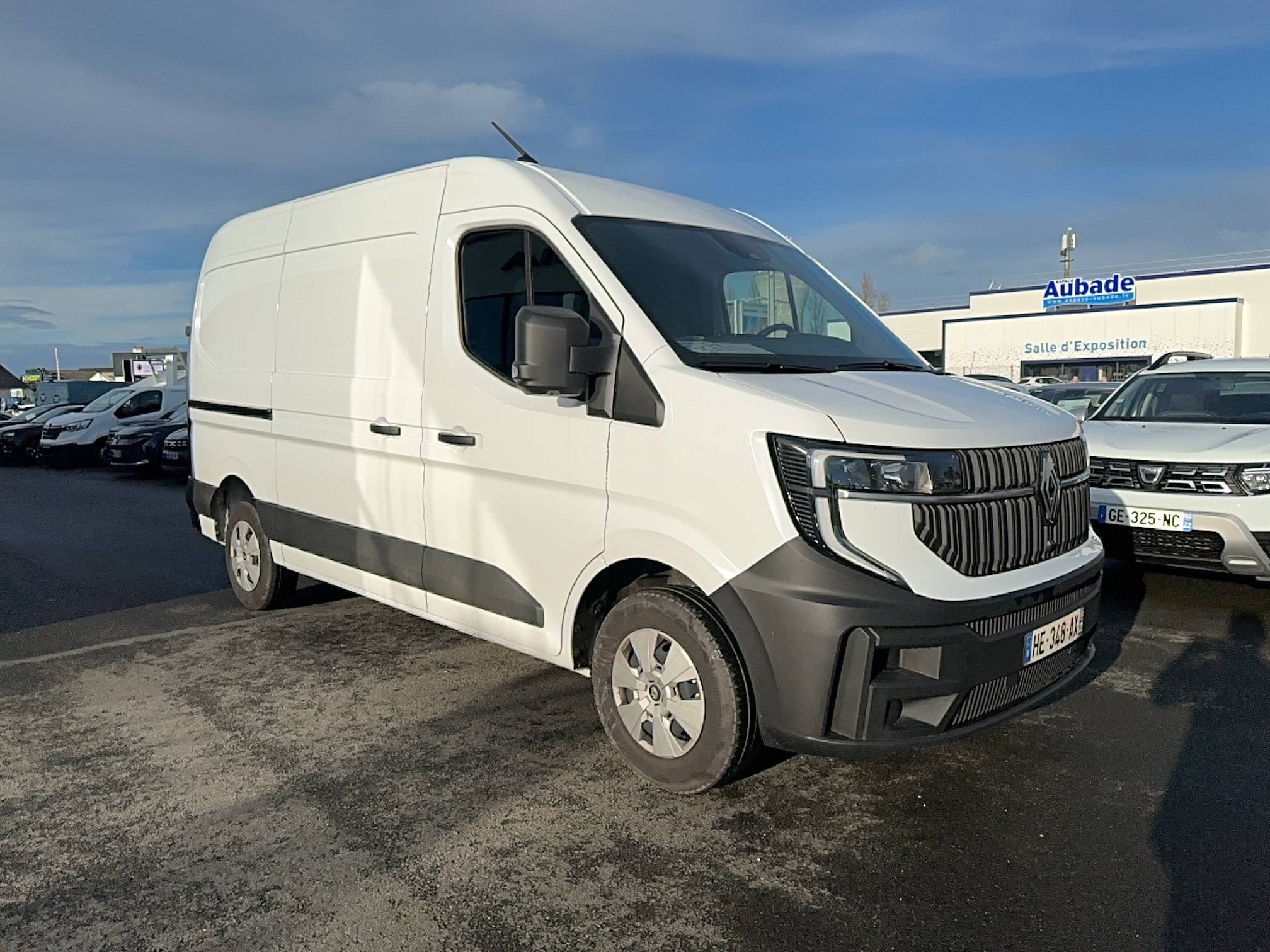 Vente en ligne Renault Master Fourgon MASTER FGN TRAC 3T5 L2H2 BLUE DCI 150 AUTO au prix de 36 990 €