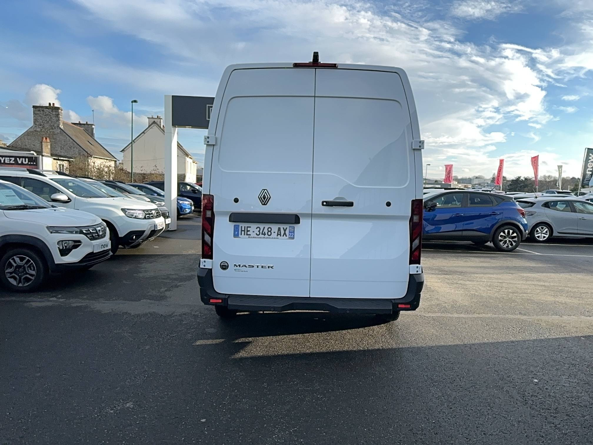 Vente en ligne Renault Master Fourgon MASTER FGN TRAC 3T5 L2H2 BLUE DCI 150 AUTO au prix de 36 990 €