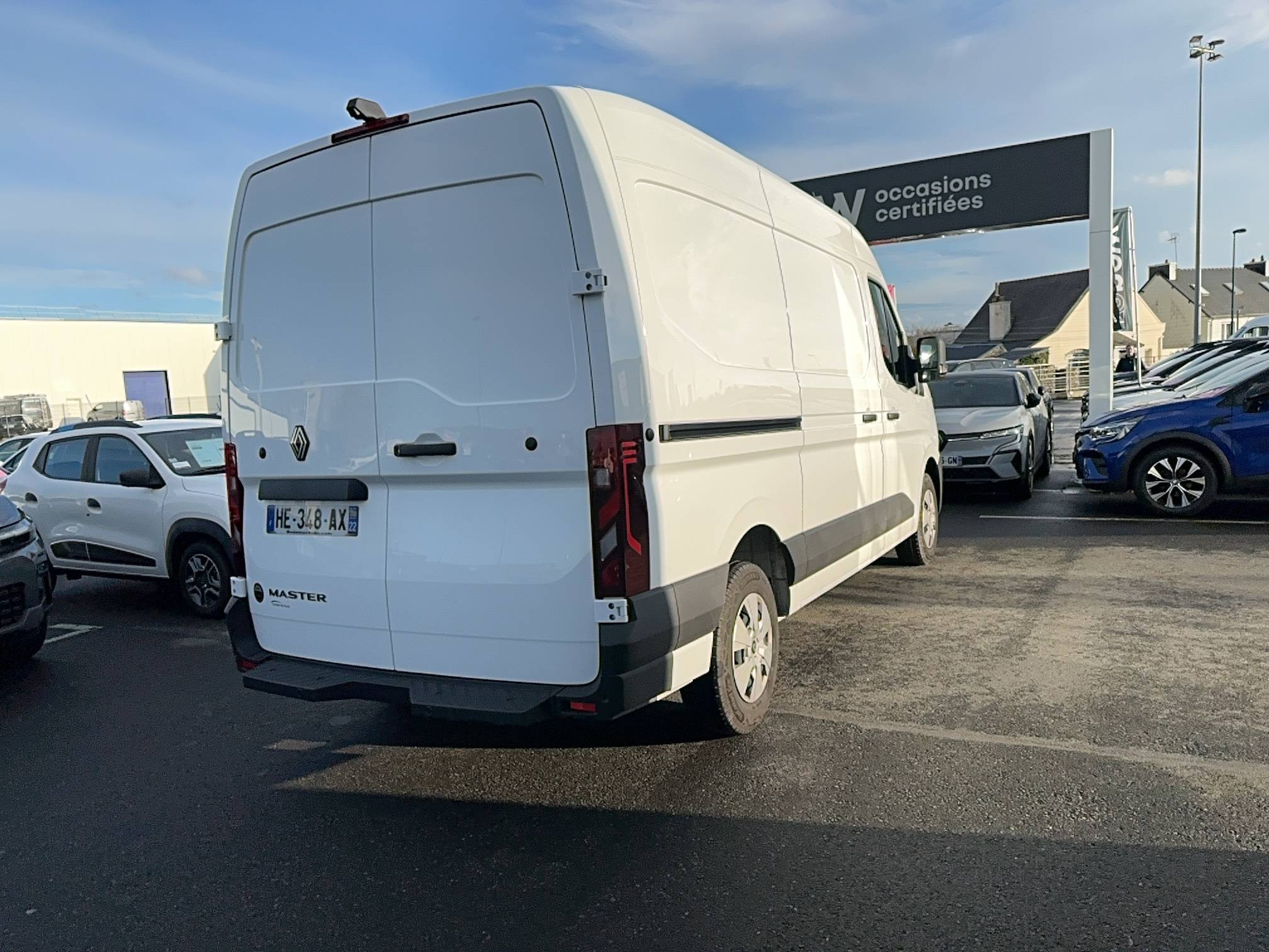 Vente en ligne Renault Master Fourgon MASTER FGN TRAC 3T5 L2H2 BLUE DCI 150 AUTO au prix de 36 990 €