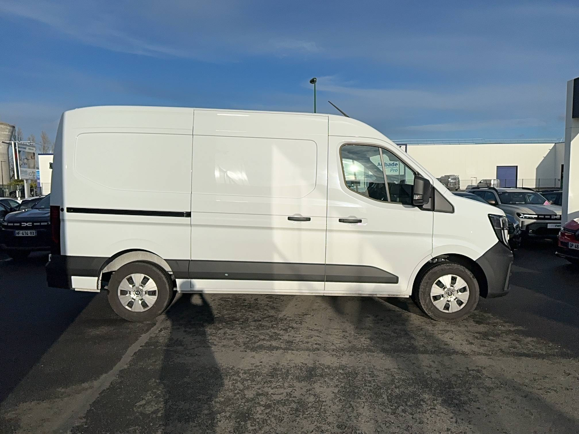 Vente en ligne Renault Master Fourgon MASTER FGN TRAC 3T5 L2H2 BLUE DCI 150 AUTO au prix de 36 990 €