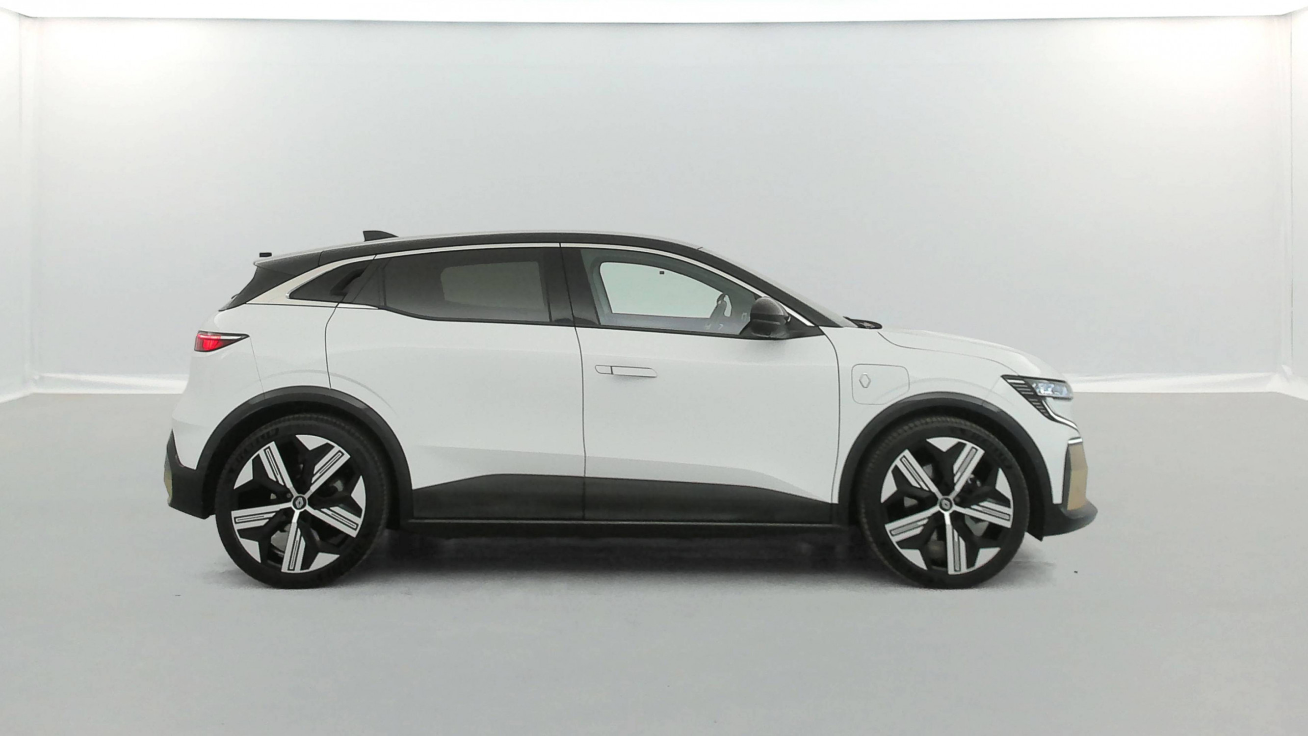 Vente en ligne Renault Megane E-Tech  EV60 220 ch super charge au prix de 23 900 €