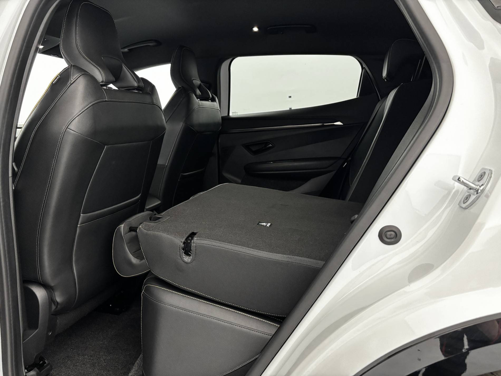 Vente en ligne Renault Megane E-Tech  EV60 220 ch super charge au prix de 23 900 €