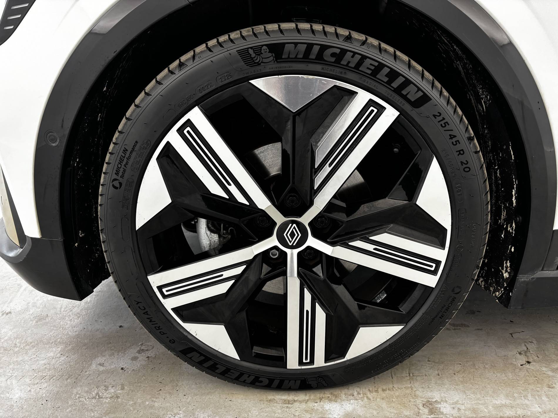 Vente en ligne Renault Megane E-Tech  EV60 220 ch super charge au prix de 23 900 €