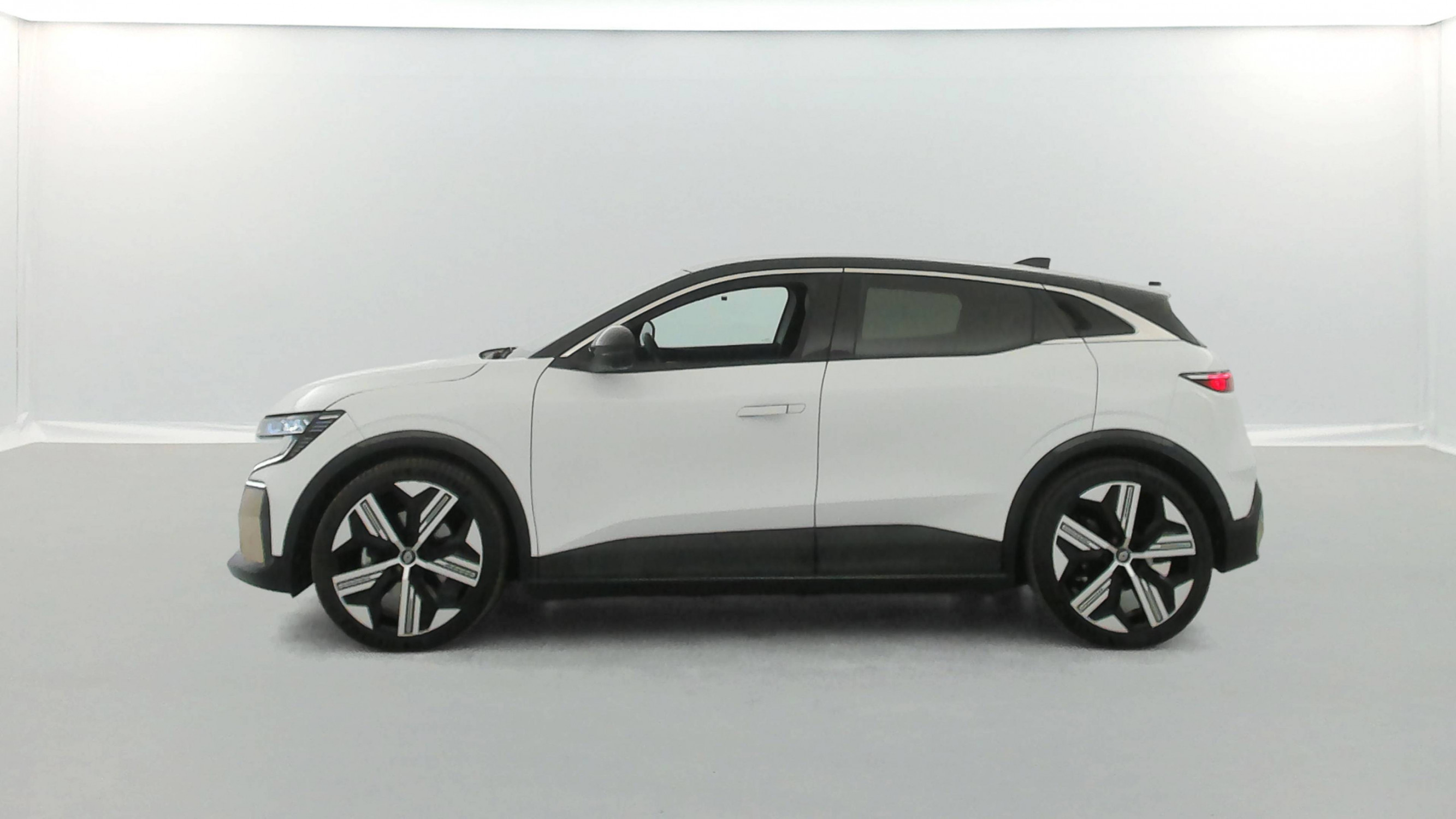 Vente en ligne Renault Megane E-Tech  EV60 220 ch super charge au prix de 23 900 €