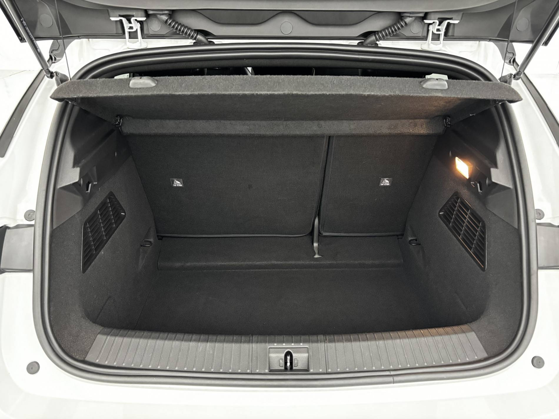 Vente en ligne Renault Megane E-Tech  EV60 220 ch super charge au prix de 23 900 €