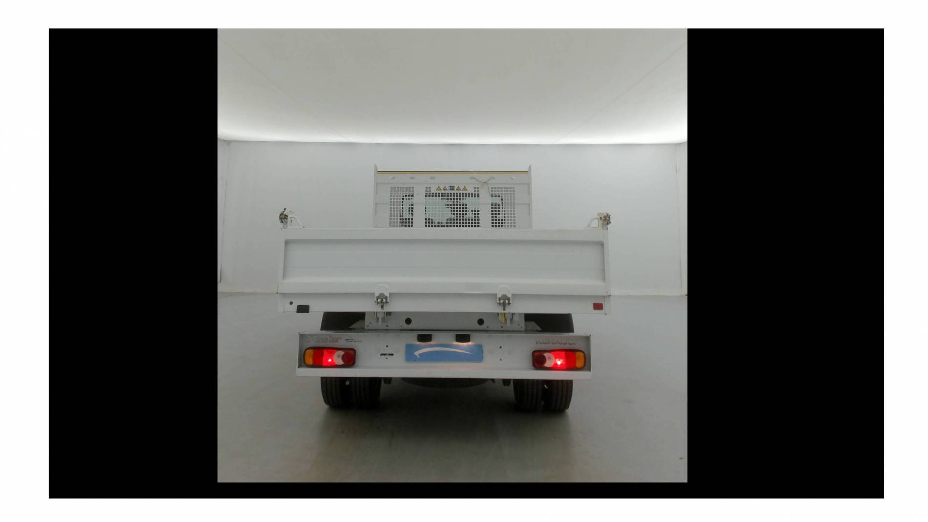 Vente en ligne Renault Master 3 Châssis Cabine MASTER CC PROP RJ3500 L2 PAFC BLUE DCI 130 EURO VI au prix de 33 300 €