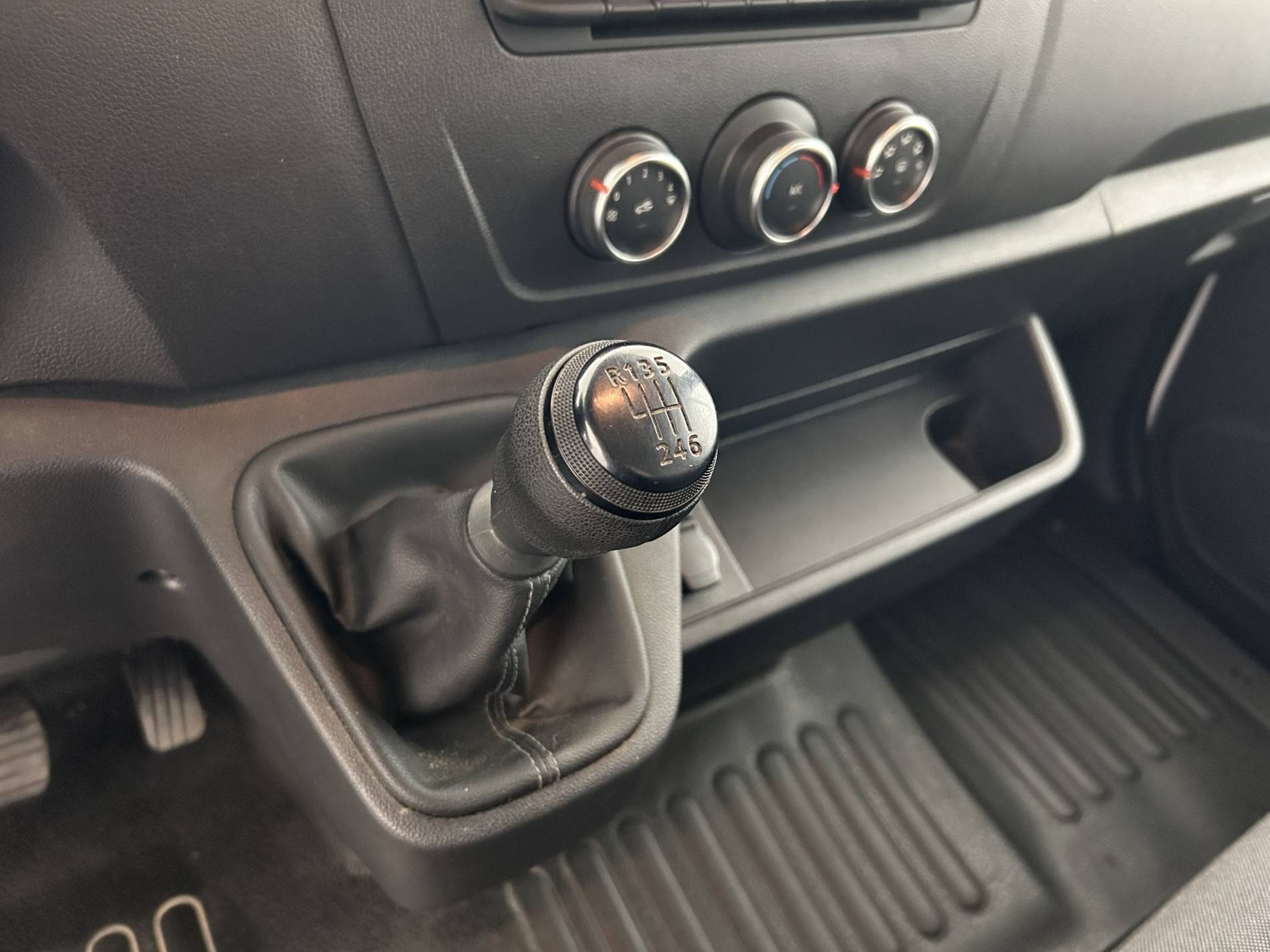 Vente en ligne Renault Master 3 Châssis Cabine MASTER CC PROP RJ3500 L2 PAFC BLUE DCI 130 EURO VI au prix de 33 300 €