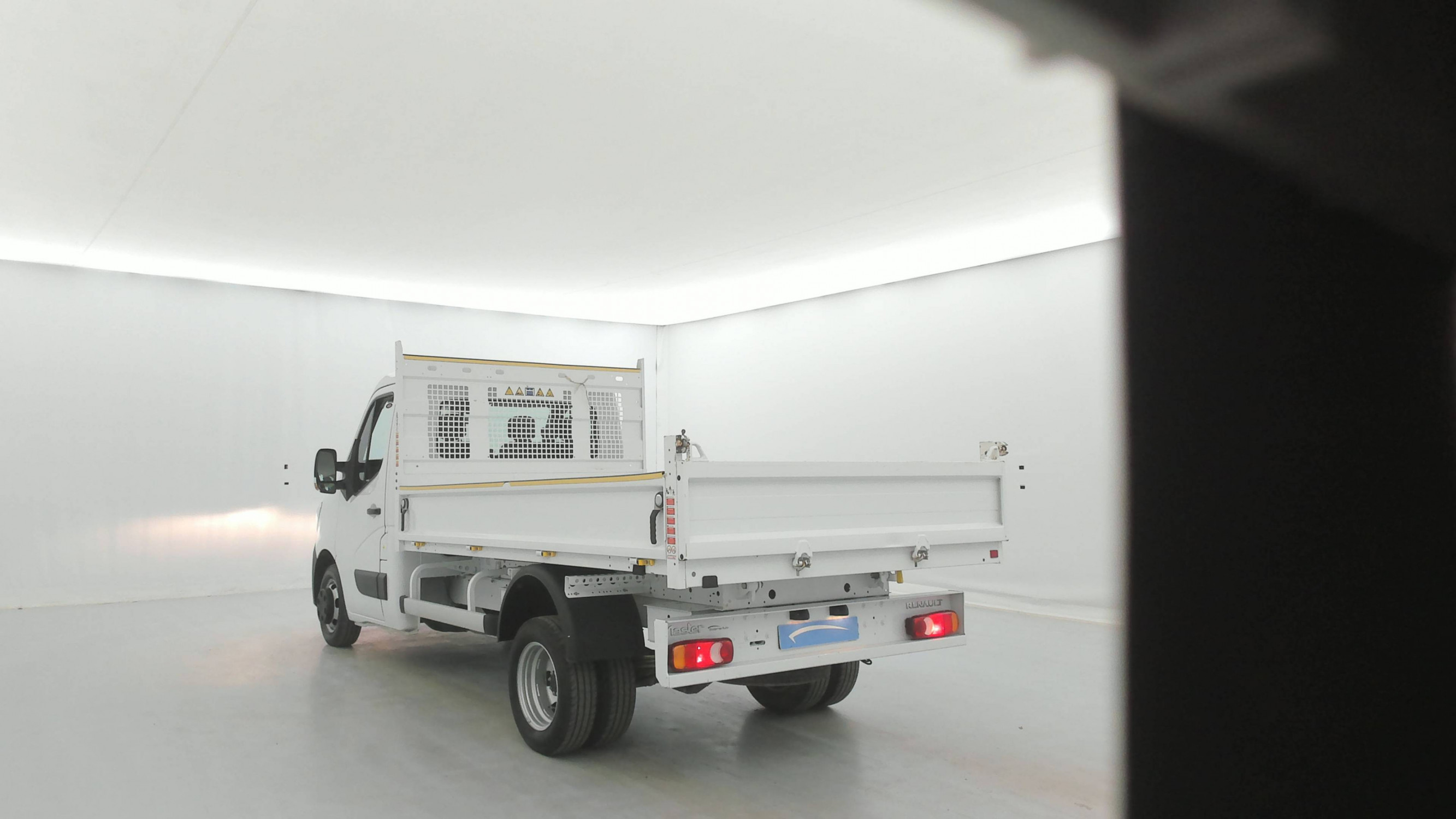 Vente en ligne Renault Master 3 Châssis Cabine MASTER CC PROP RJ3500 L2 PAFC BLUE DCI 130 EURO VI au prix de 33 300 €