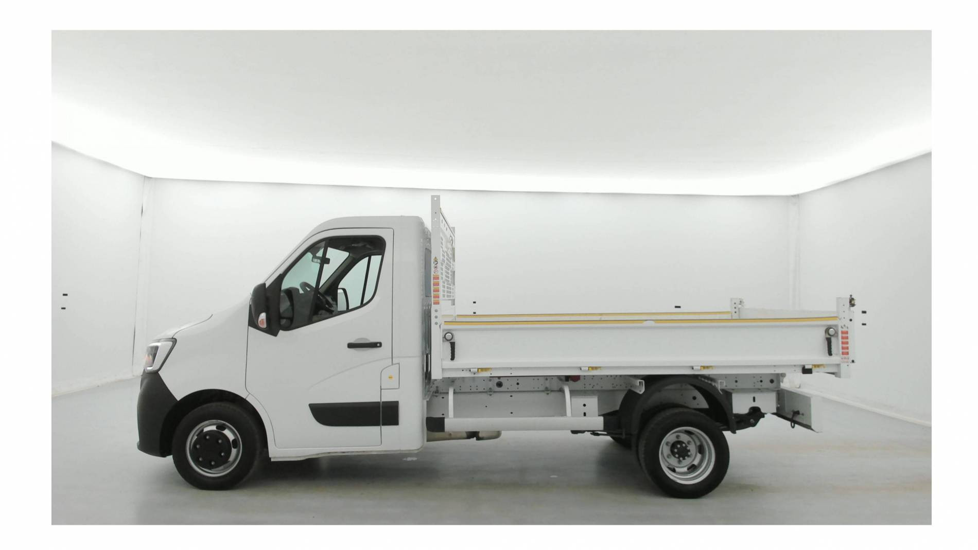 Vente en ligne Renault Master 3 Châssis Cabine MASTER CC PROP RJ3500 L2 PAFC BLUE DCI 130 EURO VI au prix de 33 300 €