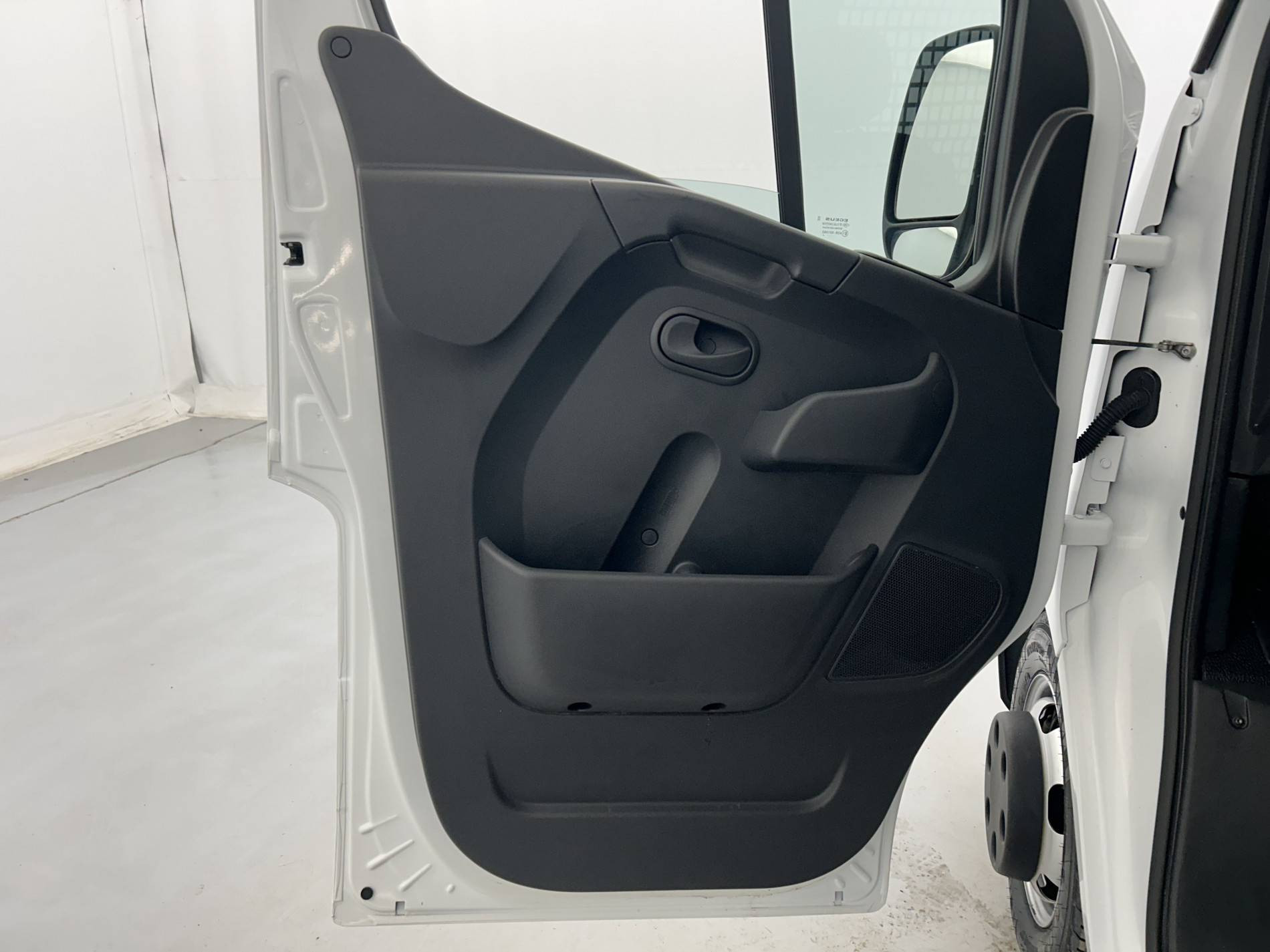 Vente en ligne Renault Master 3 Châssis Cabine MASTER CC PROP RJ3500 L2 PAFC BLUE DCI 130 EURO VI au prix de 33 300 €