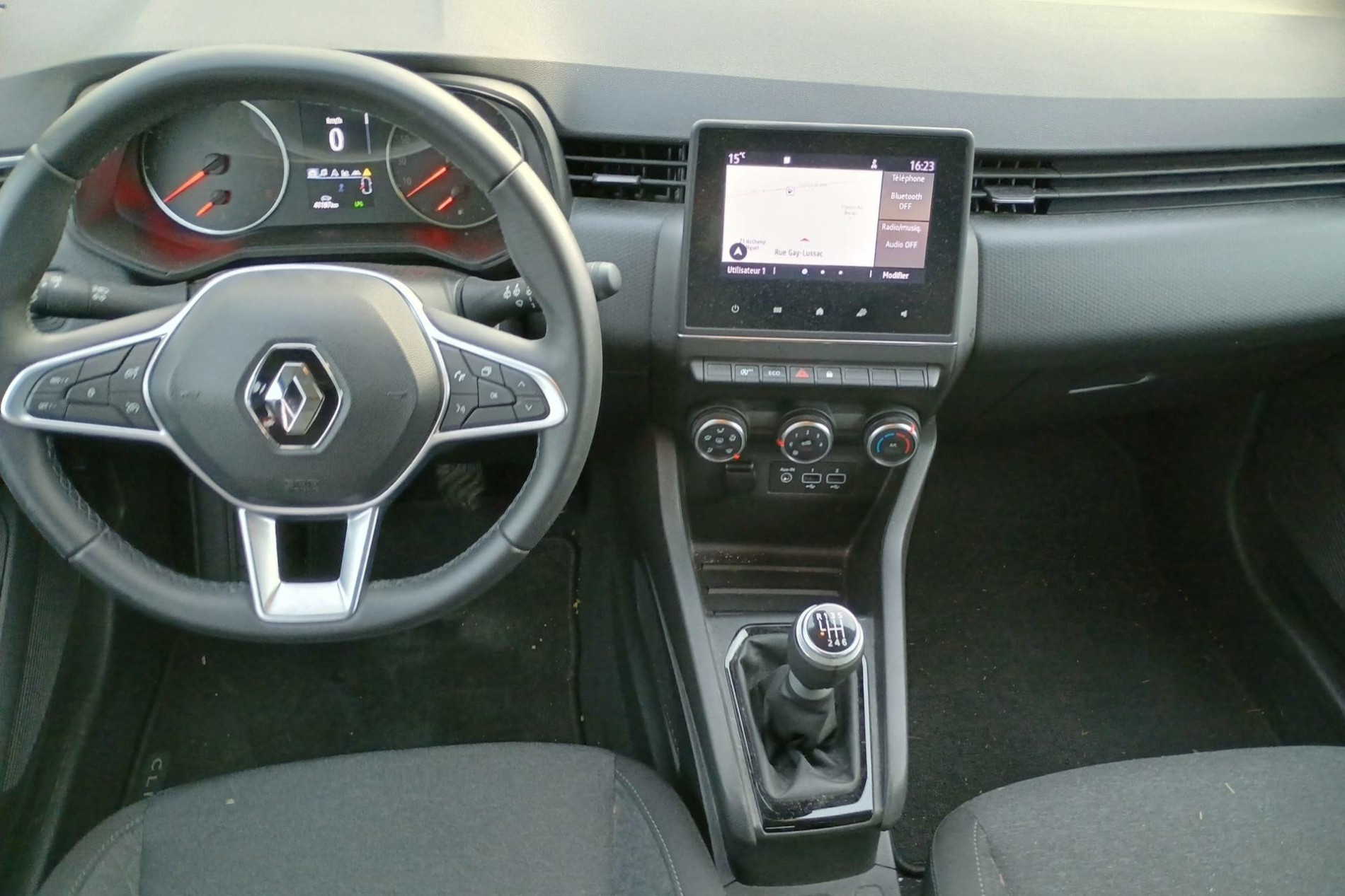 Vente en ligne Renault Clio 5 Clio TCe 100 GPL - 21N au prix de 13 800 €