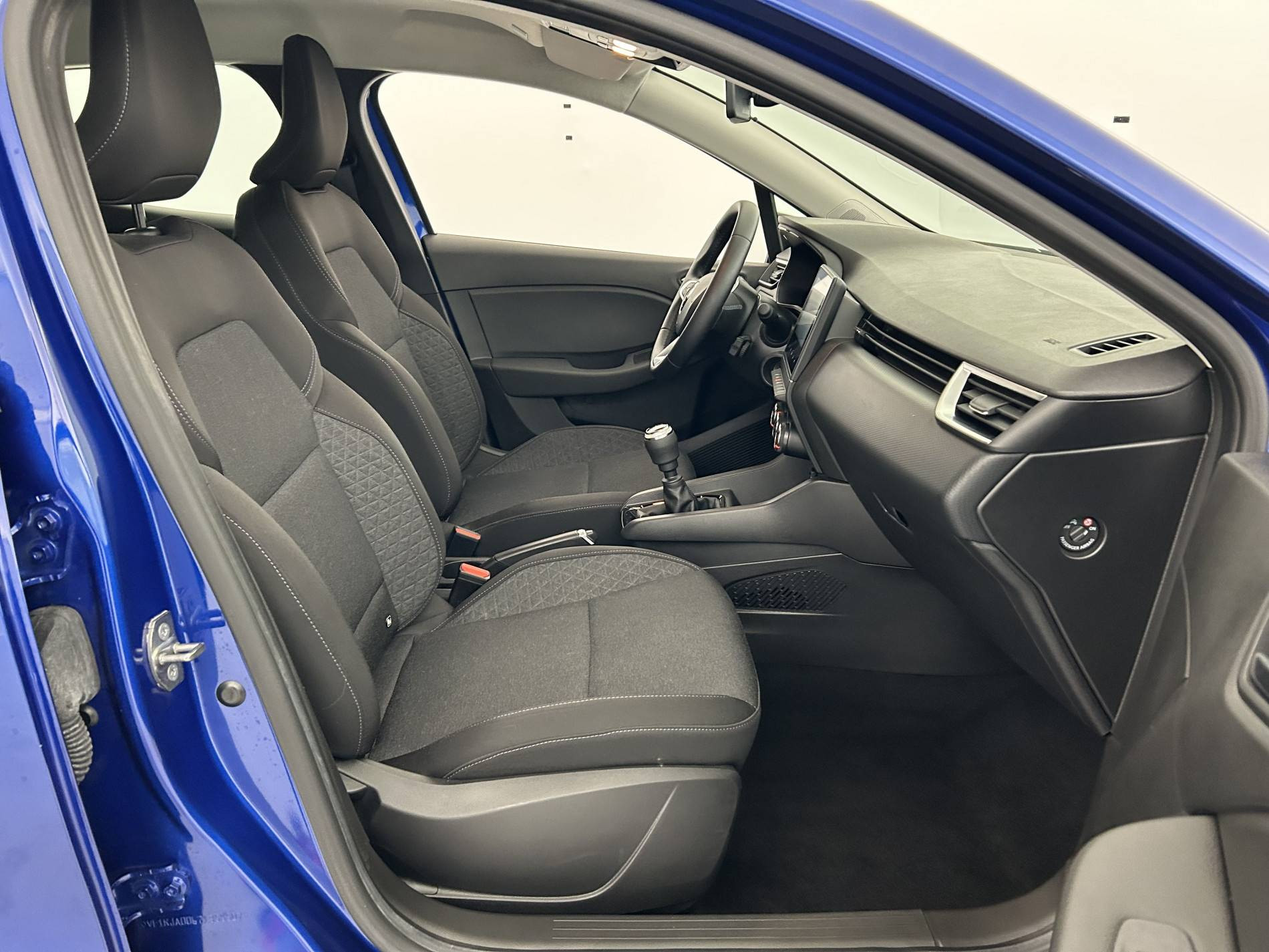 Vente en ligne Renault Clio 5 Clio TCe 90 au prix de 15 350 €