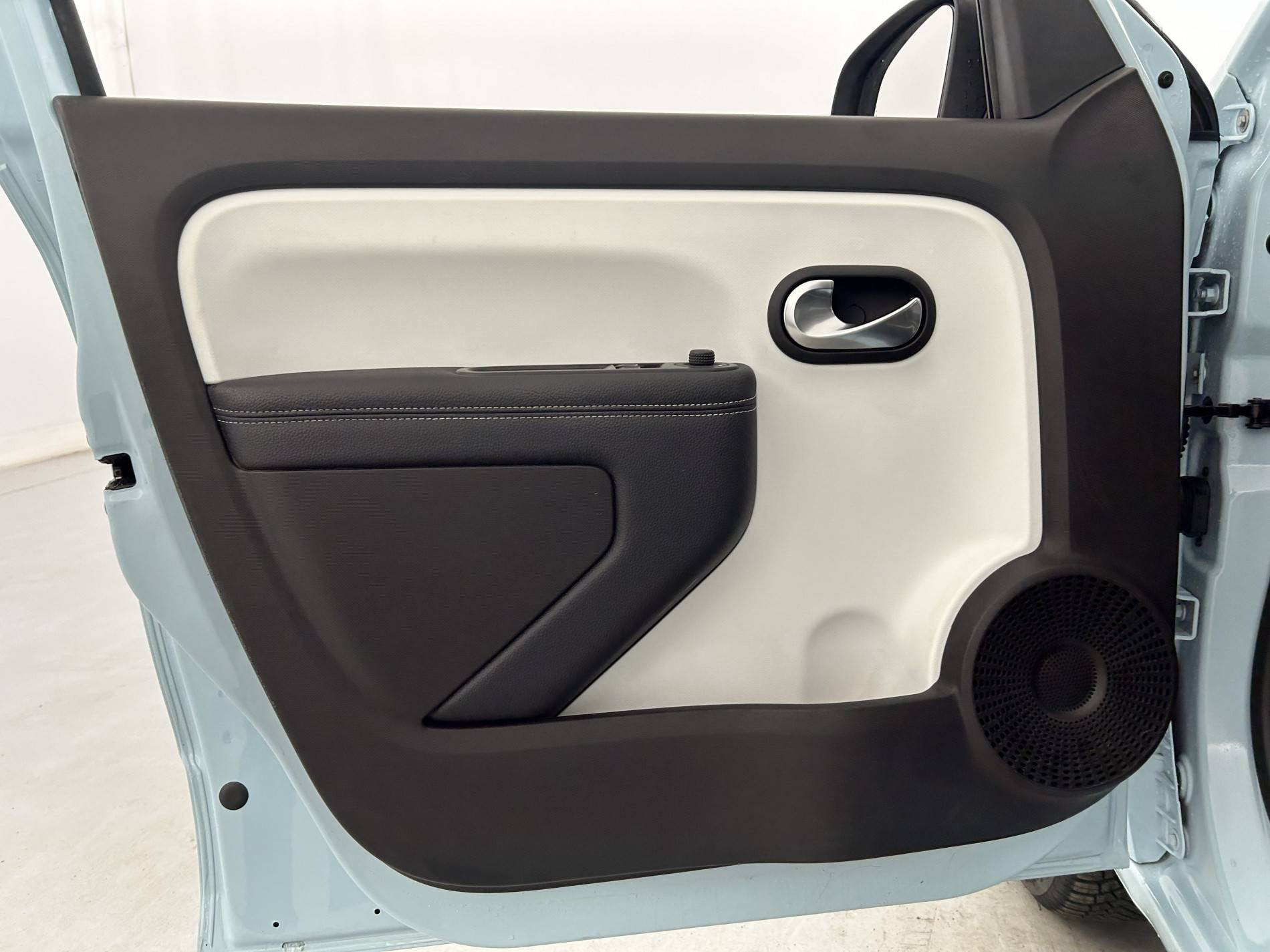 Vente en ligne Renault Twingo Electrique Twingo III E-Tech au prix de 12 500 €