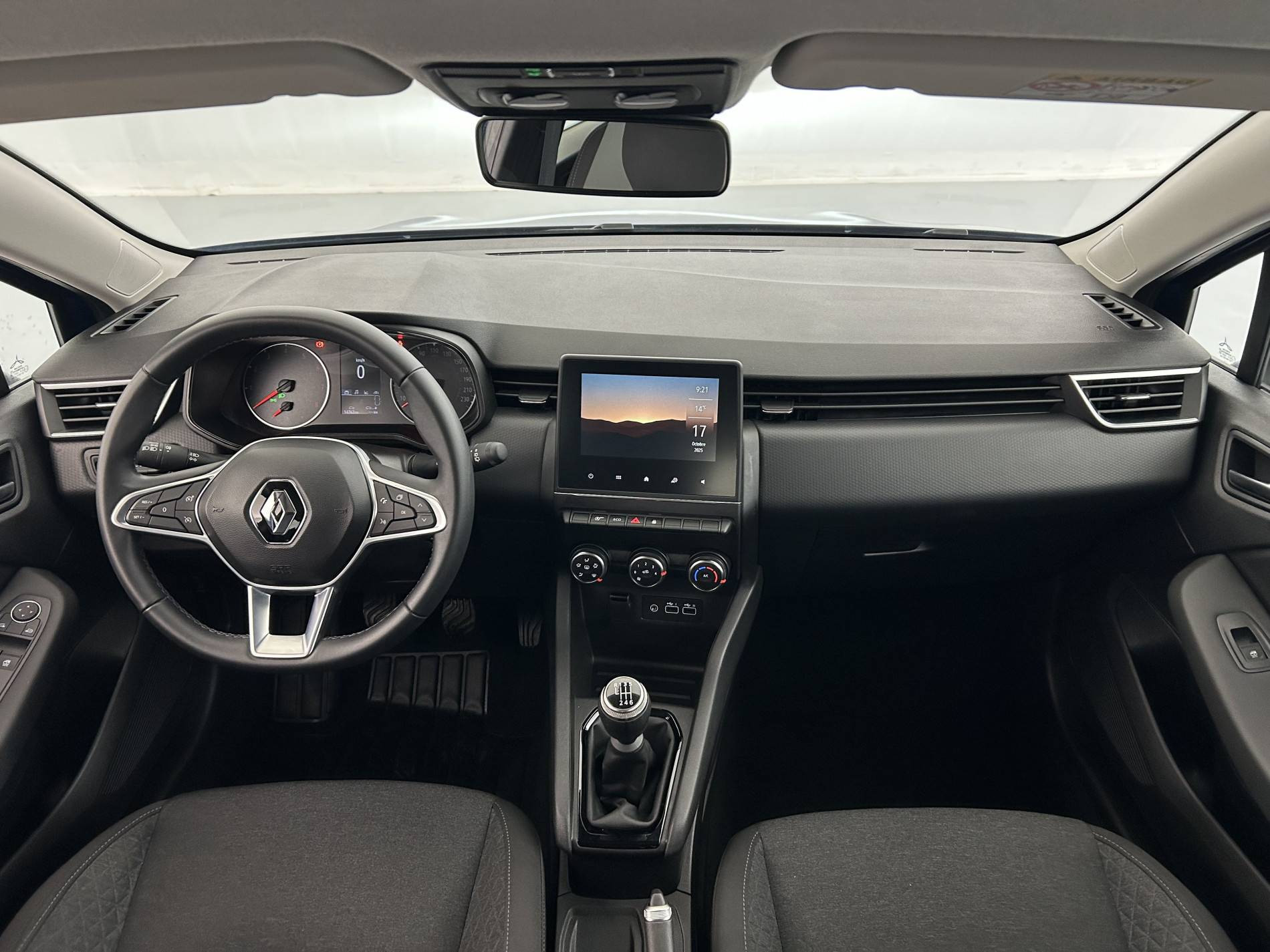 Vente en ligne Renault Clio 5 Clio TCe 90 au prix de 14 050 €