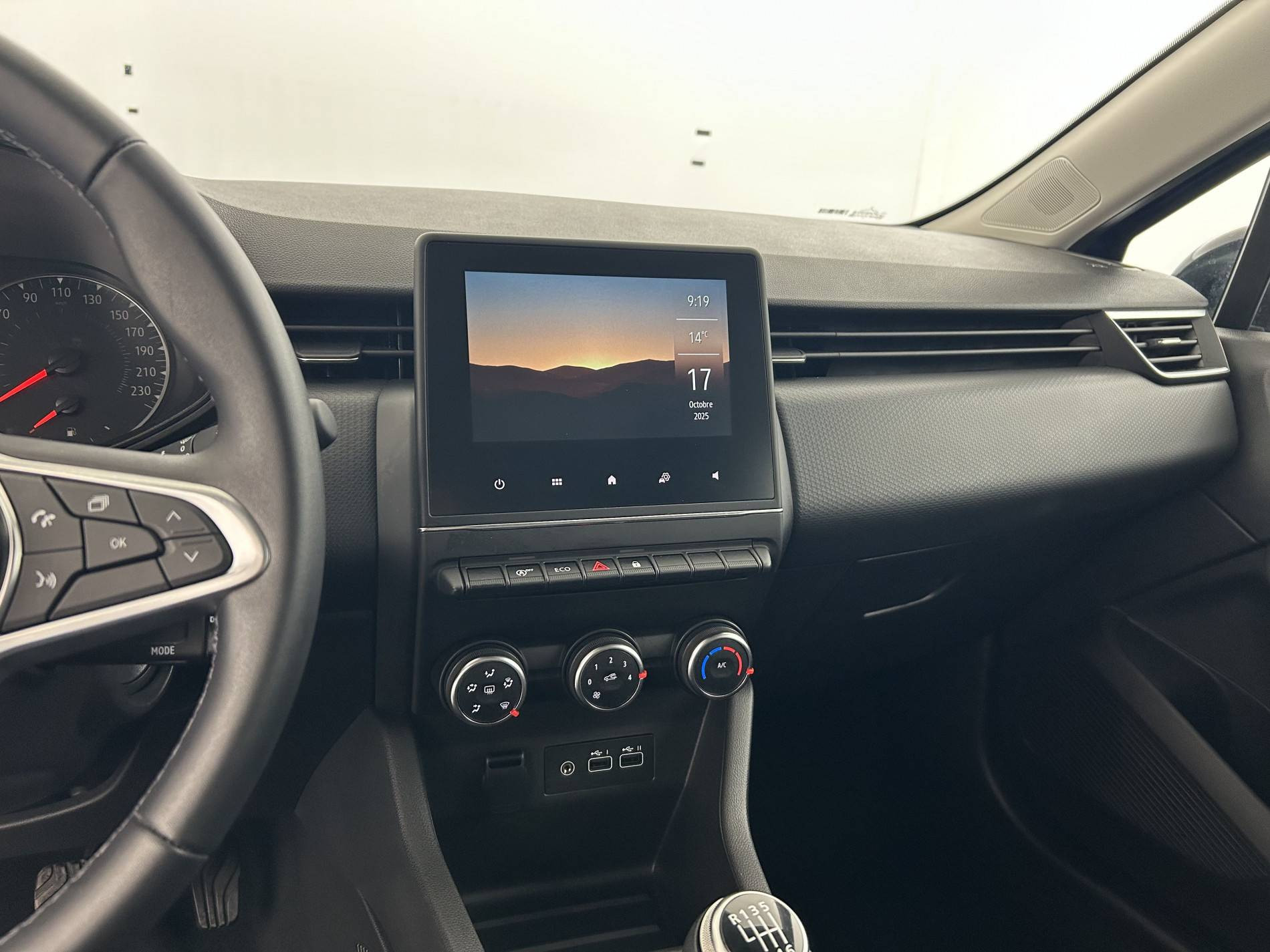 Vente en ligne Renault Clio 5 Clio TCe 90 au prix de 14 050 €