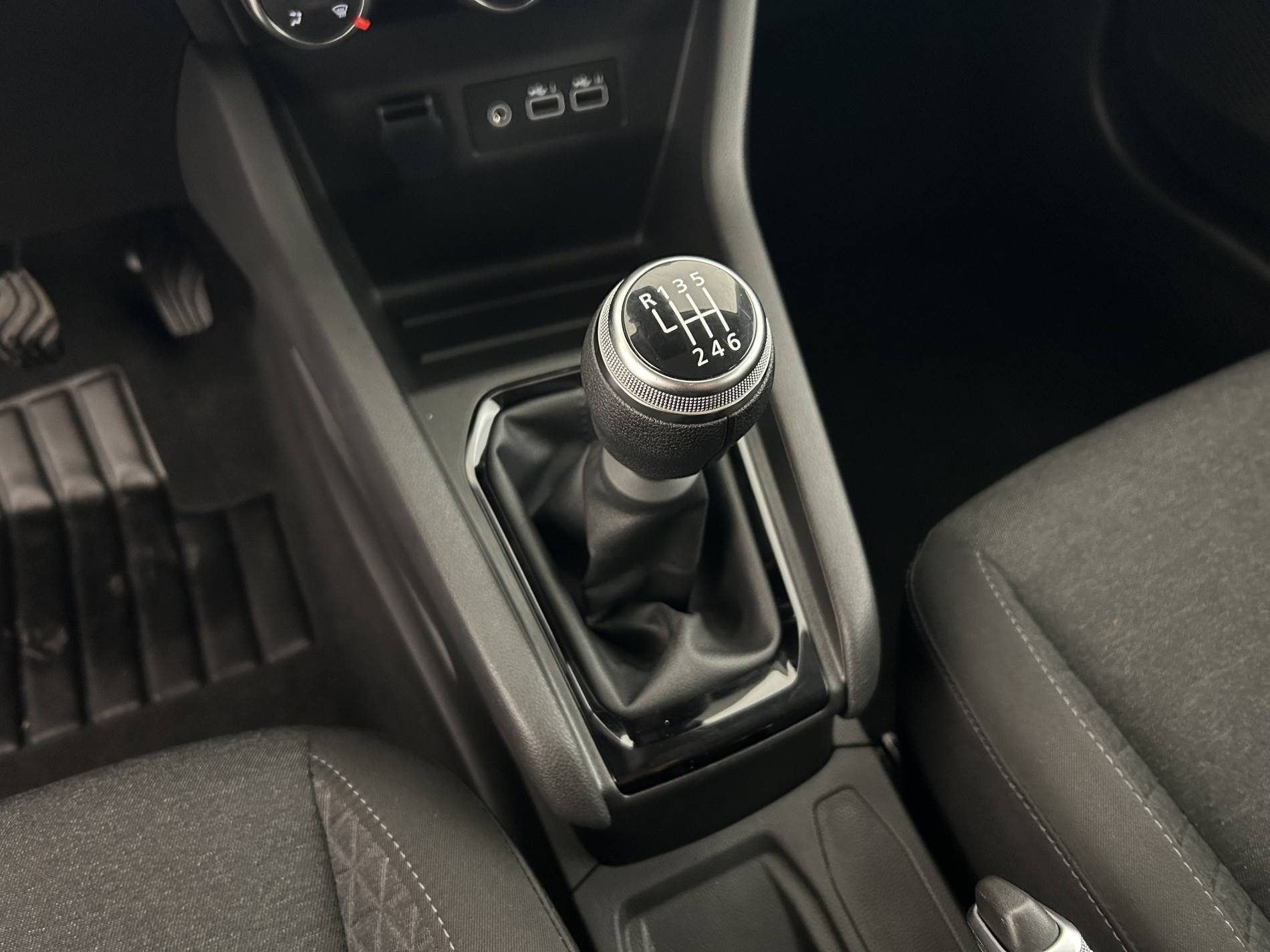 Vente en ligne Renault Clio 5 Clio TCe 90 au prix de 14 050 €