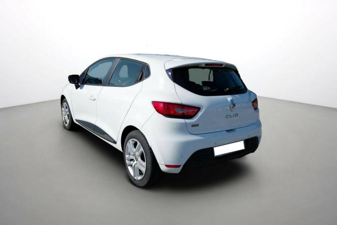 Vente en ligne Renault Clio 4 Clio TCe 90 E6C au prix de 10 850 €