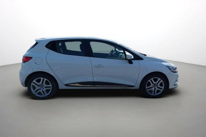 Vente en ligne Renault Clio 4 Clio TCe 90 E6C au prix de 10 850 €