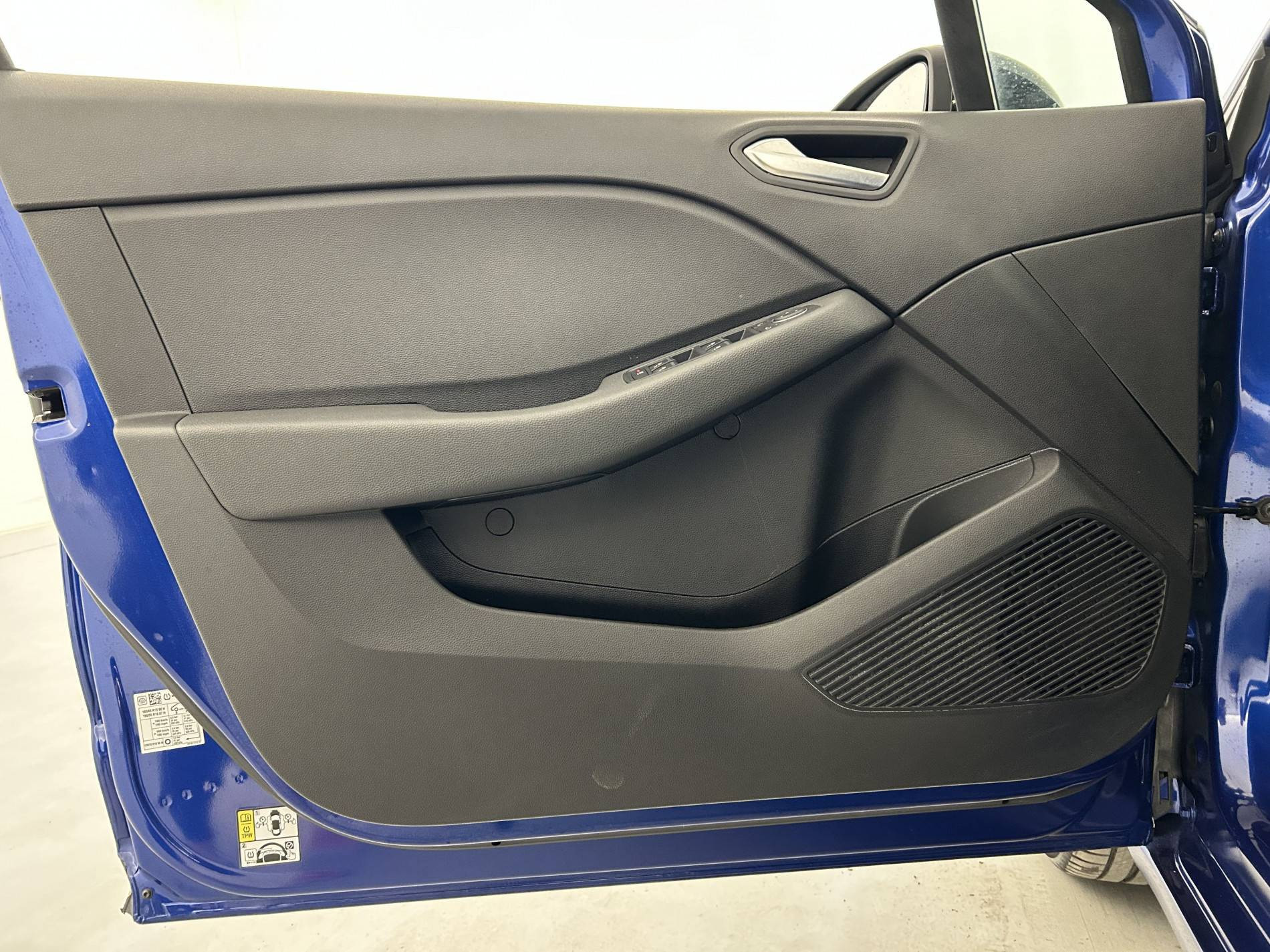 Vente en ligne Renault Clio 5 Clio E-Tech 140 - 21N au prix de 16 450 €