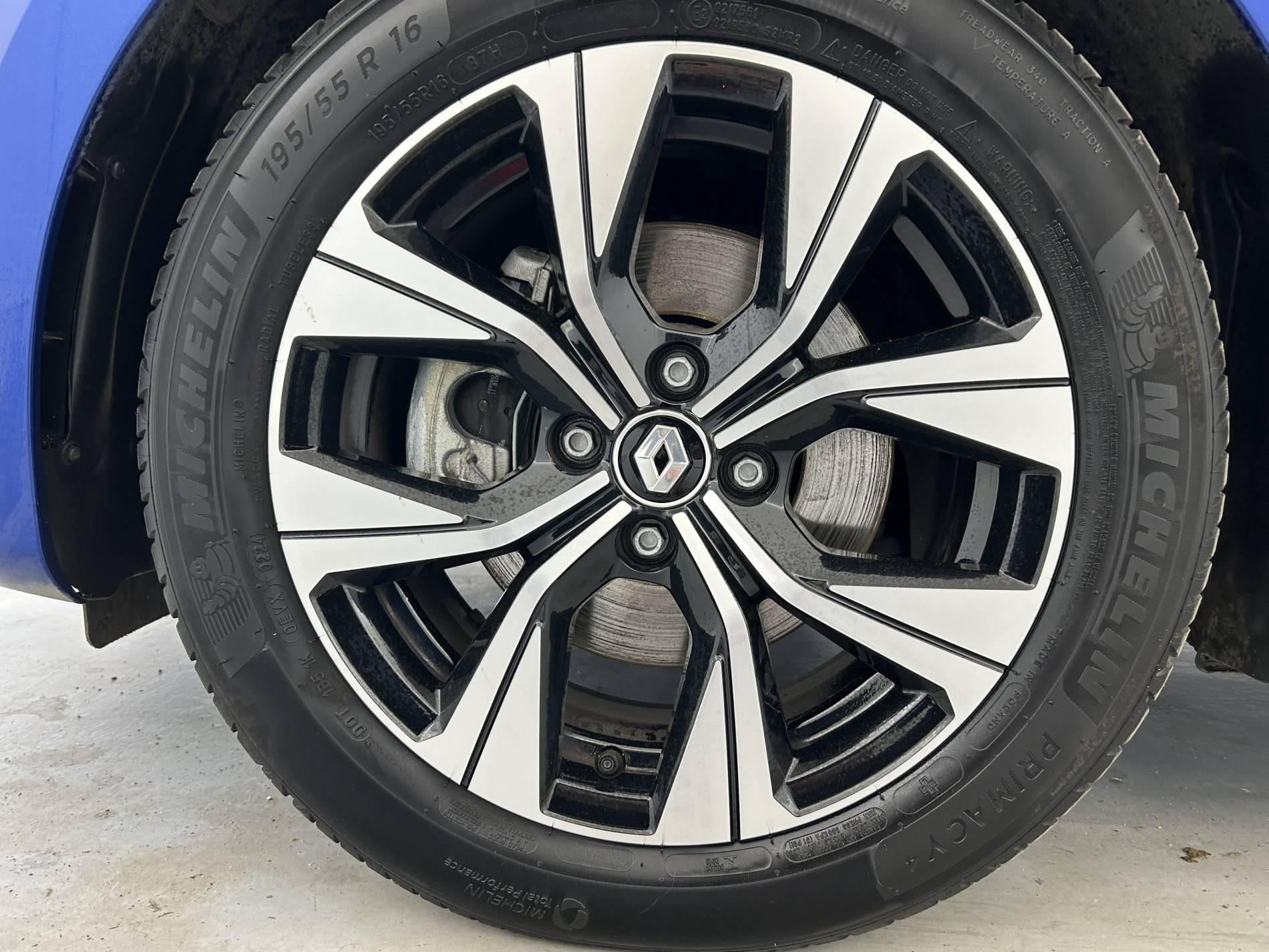 Vente en ligne Renault Clio 5 Clio E-Tech 140 - 21N au prix de 16 450 €