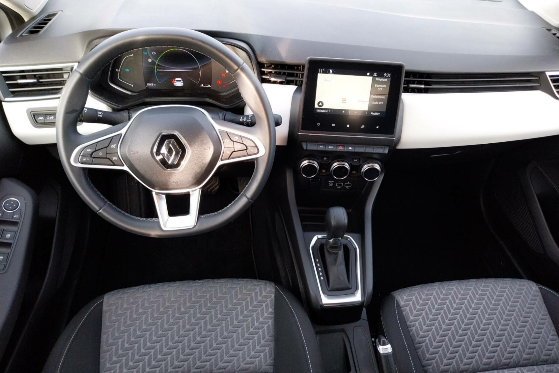 Vente en ligne Renault Clio 5 Clio E-Tech full hybrid 145 au prix de 18 100 €