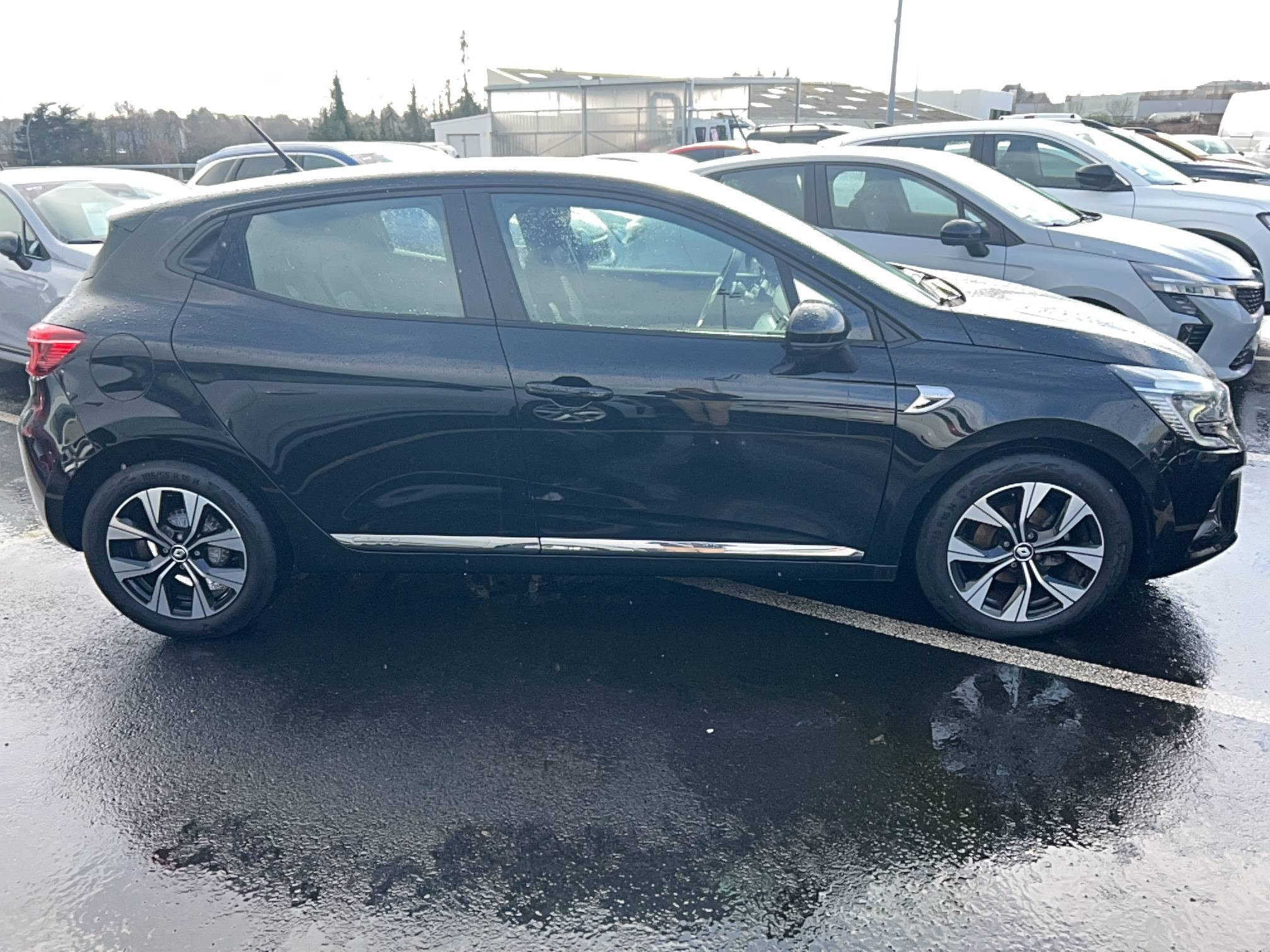 Vente en ligne Renault Clio 5 Clio TCe 90 - 21 au prix de 14 300 €