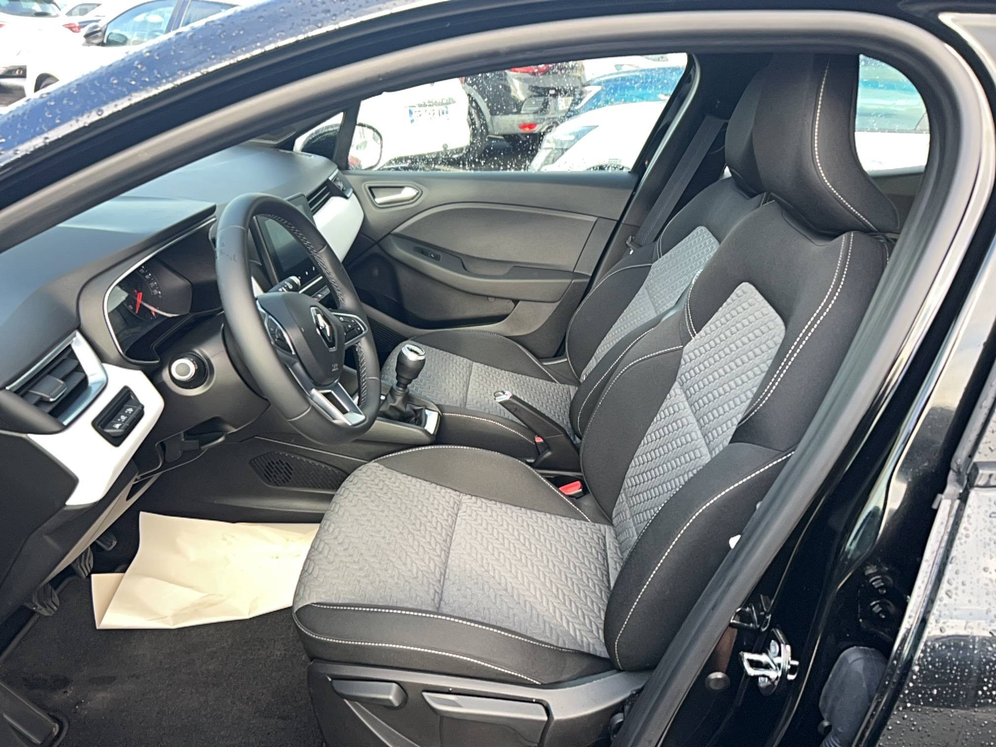 Vente en ligne Renault Clio 5 Clio TCe 90 - 21 au prix de 14 300 €