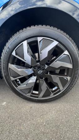 Vente en ligne Renault Rafale  E-Tech full hybrid 200 au prix de 41 990 €