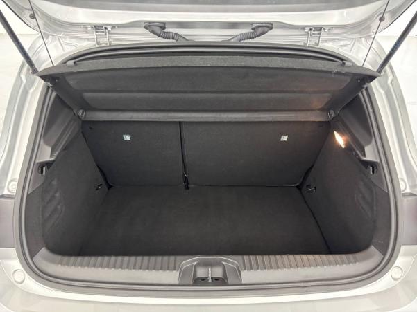 Vente en ligne Renault Clio 5 Clio E-Tech 140 au prix de 17 100 €