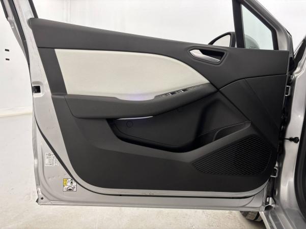 Vente en ligne Renault Clio 5 Clio E-Tech 140 au prix de 17 100 €