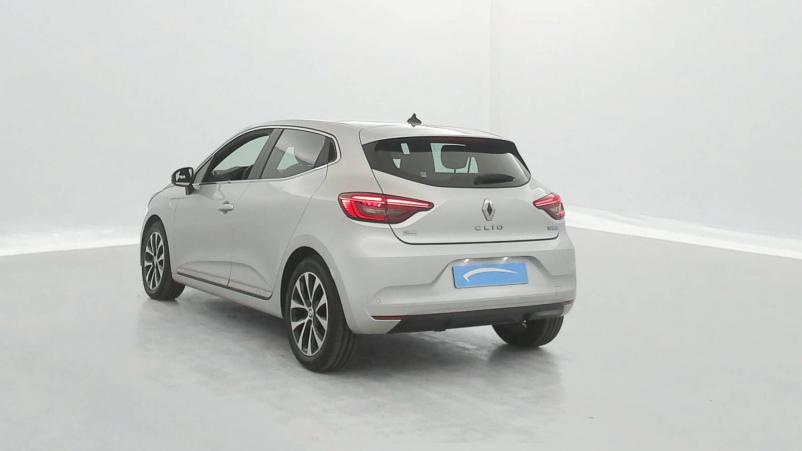 Vente en ligne Renault Clio 5 Clio E-Tech 140 - 21N au prix de 18 600 €
