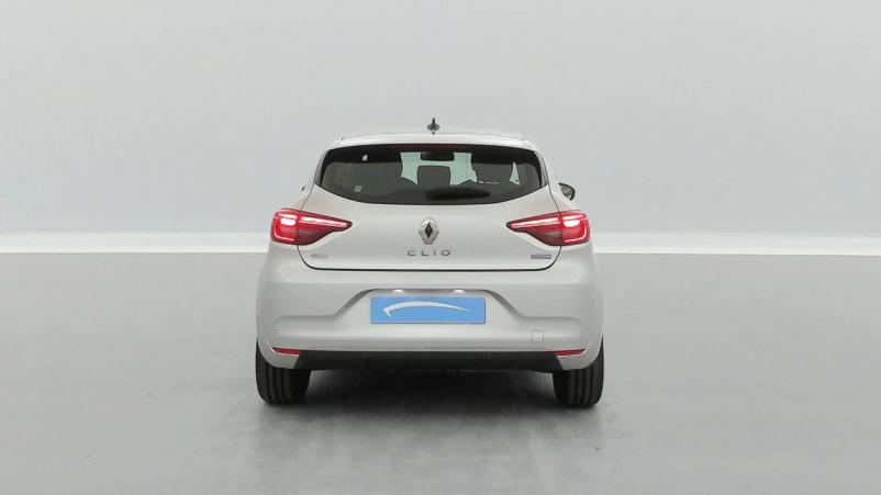Vente en ligne Renault Clio 5 Clio E-Tech 140 - 21N au prix de 18 600 €