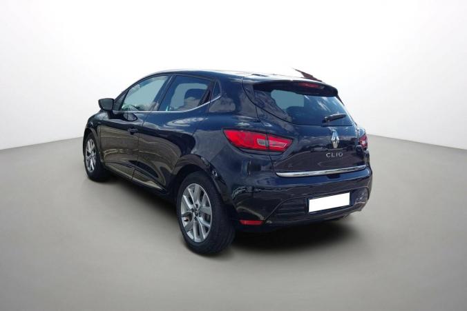 Vente en ligne Renault Clio 4 Clio TCe 90 E6C au prix de 11 500 €