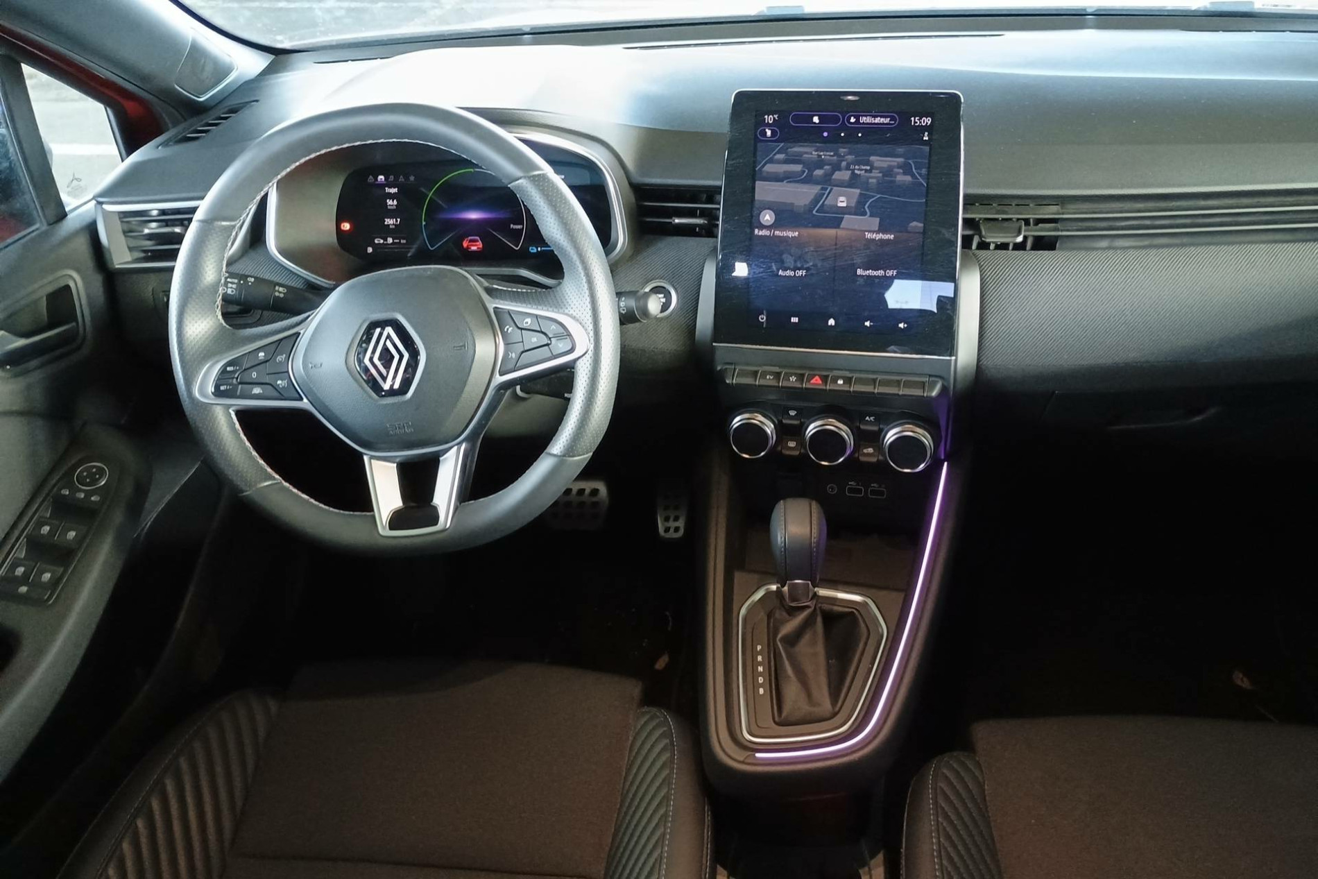 Vente en ligne Renault Clio 5 Clio E-Tech full hybrid 145 au prix de 22 000 €