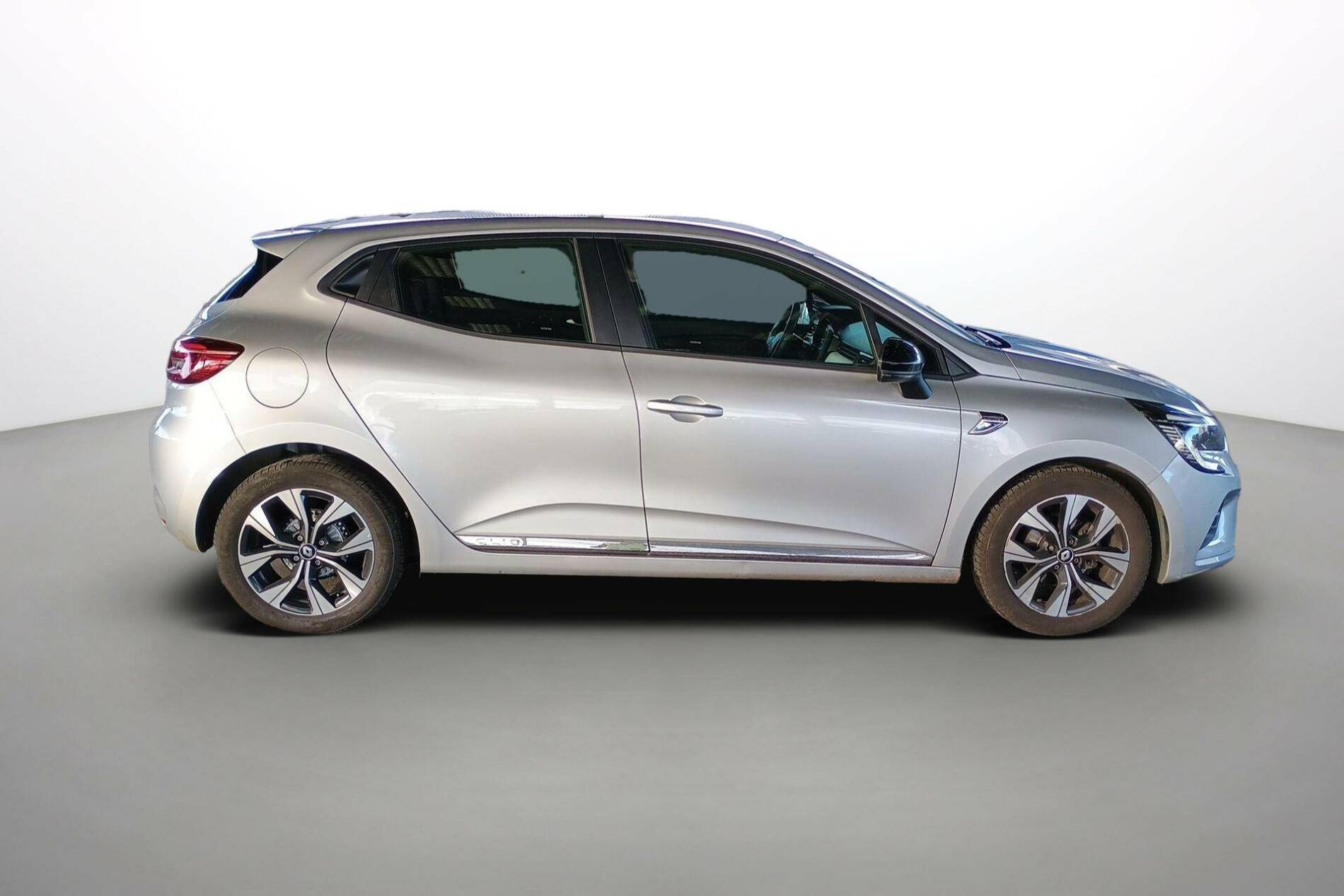 Vente en ligne Renault Clio 5 Clio TCe 90 - 21N au prix de 13 990 €