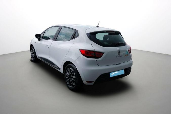 Vente en ligne Renault Clio 4 Clio TCe 75 E6C au prix de 9 550 €