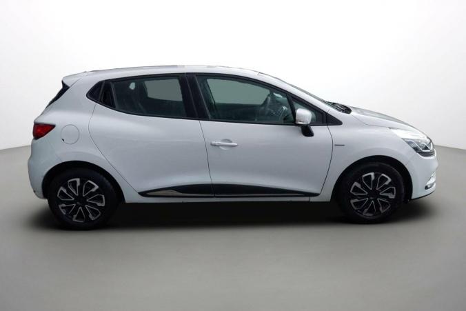 Vente en ligne Renault Clio 4 Clio TCe 75 E6C au prix de 9 550 €