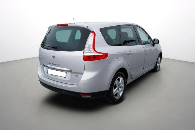 Vente en ligne Renault Grand Scenic 3 Grand Scénic dCi 130 Energy au prix de 13 600 €