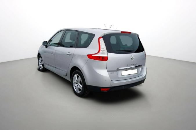 Vente en ligne Renault Grand Scenic 3 Grand Scénic dCi 130 Energy au prix de 13 600 €