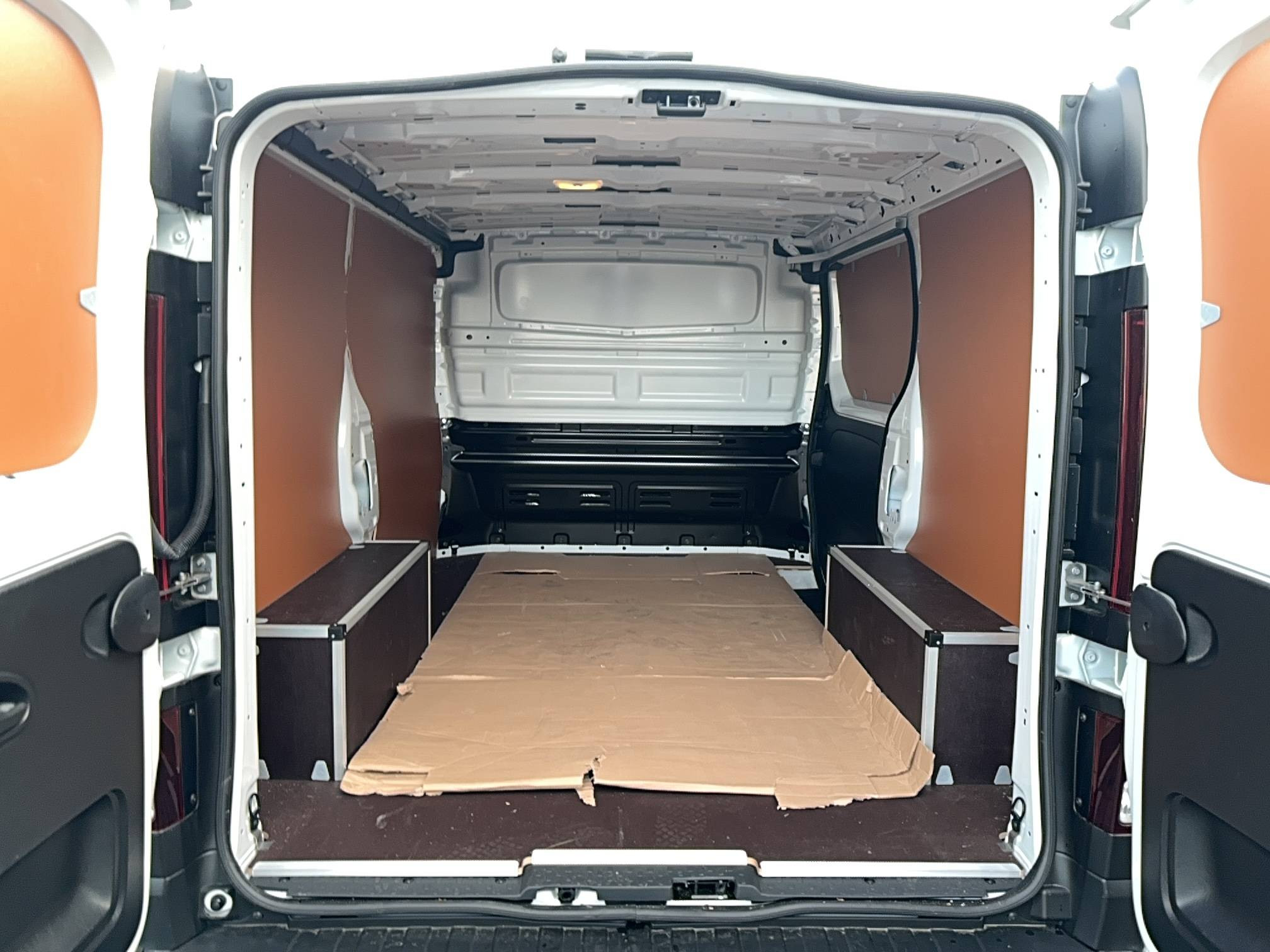 Vente en ligne Renault Trafic 3 Fourgon TRAFIC FGN L1H1 2T8 BLUE DCI 130 GSR2 au prix de 28 990 €