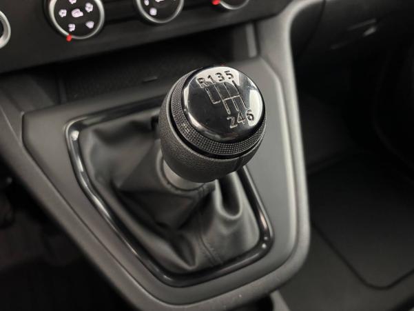 Vente en ligne Renault Kangoo Van  BLUE DCI 95 au prix de 17 100 €