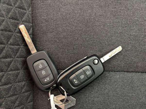 Vente en ligne Renault Clio 5 Clio TCe 100 GPL - 21N au prix de 13 800 €