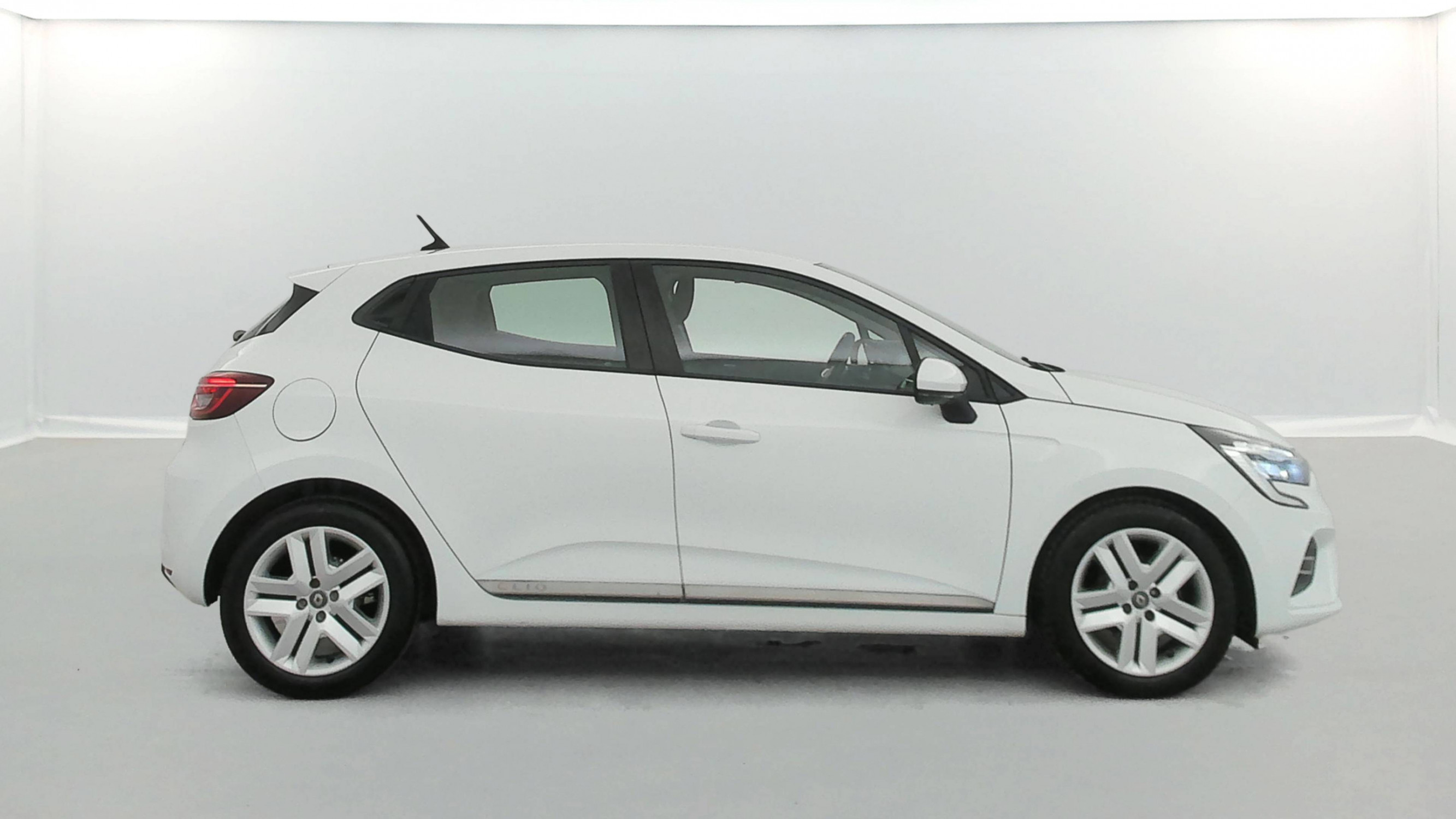 Vente en ligne Renault Clio 5 Clio TCe 100 GPL - 21N au prix de 12 950 €