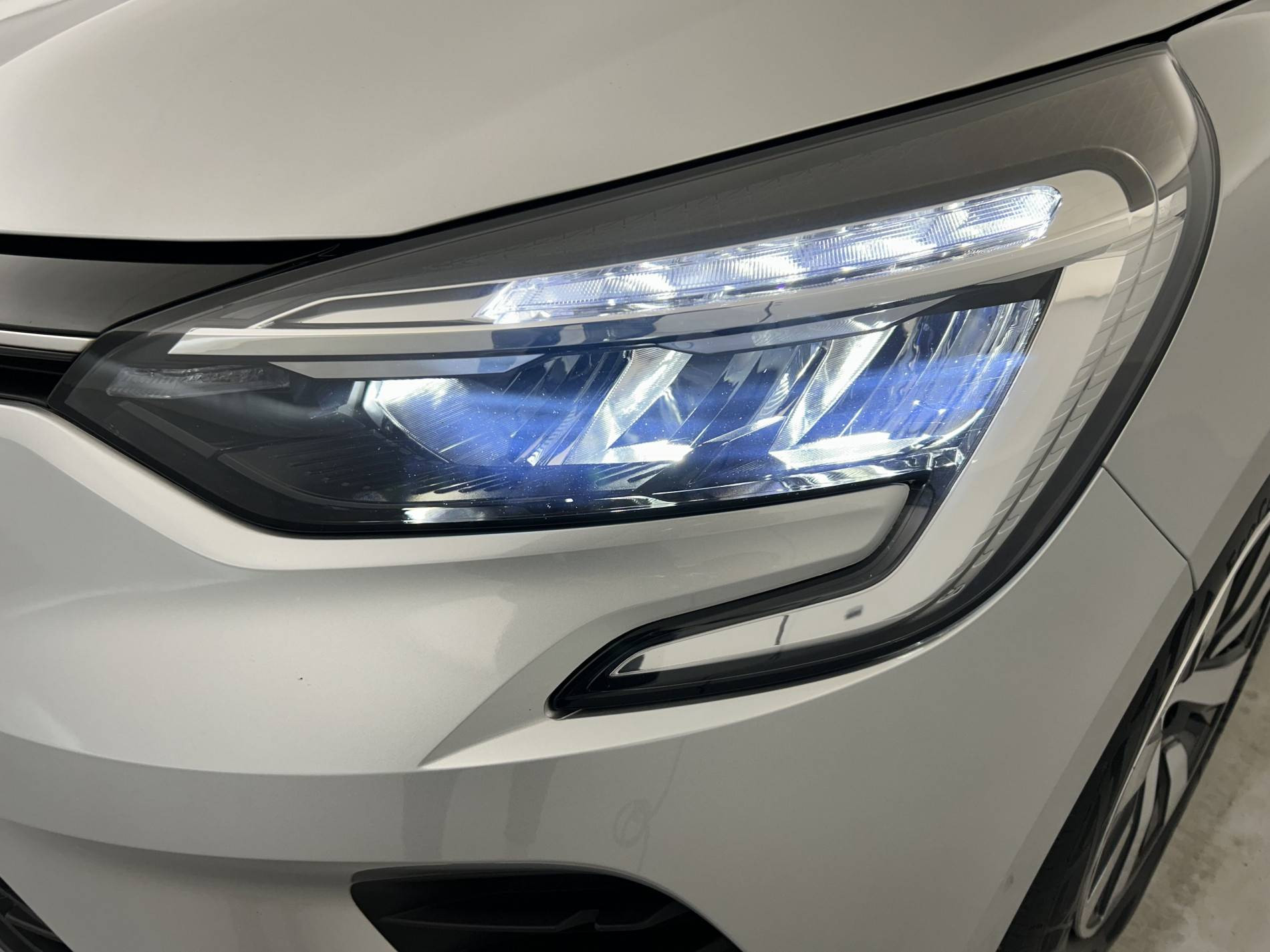 Vente en ligne Renault Clio 5 Clio TCe 90 au prix de 14 350 €