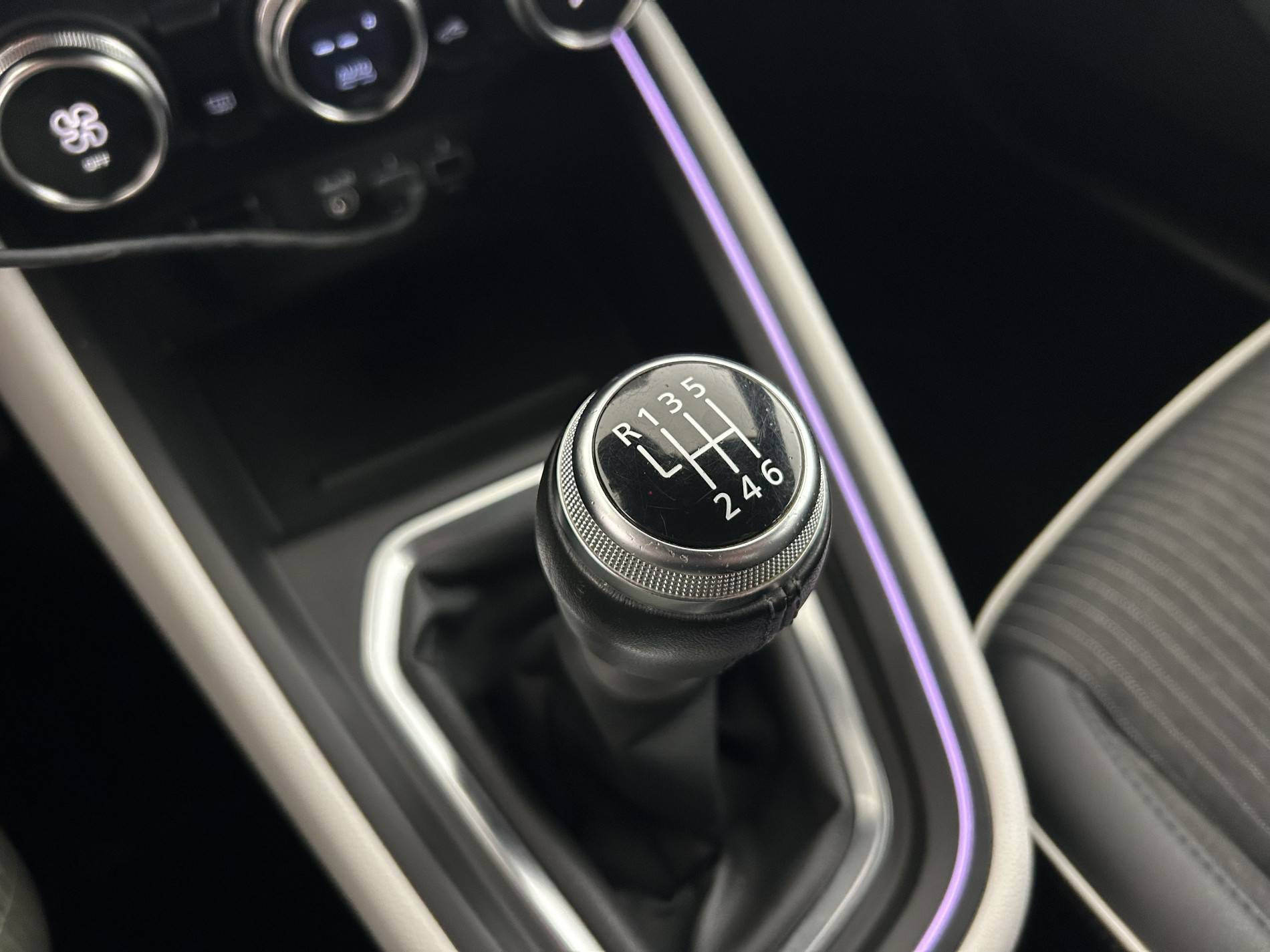 Vente en ligne Renault Clio 5 Clio TCe 90 - 21N au prix de 13 950 €