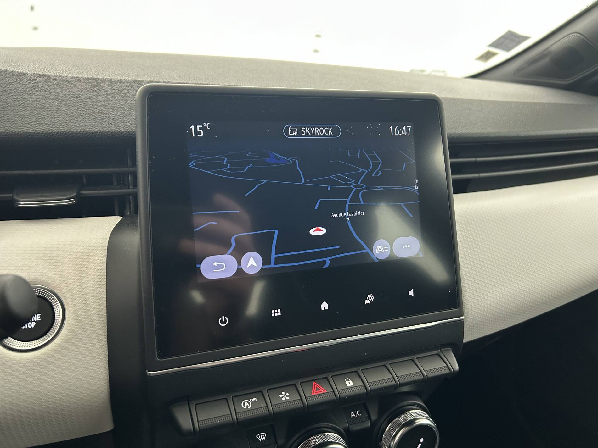 Vente en ligne Renault Clio 5 Clio TCe 90 - 21N au prix de 13 950 €